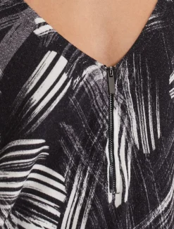 Knitwear^Phase Eight Adara Linear Zip Neck Print Jumper Black/Multi