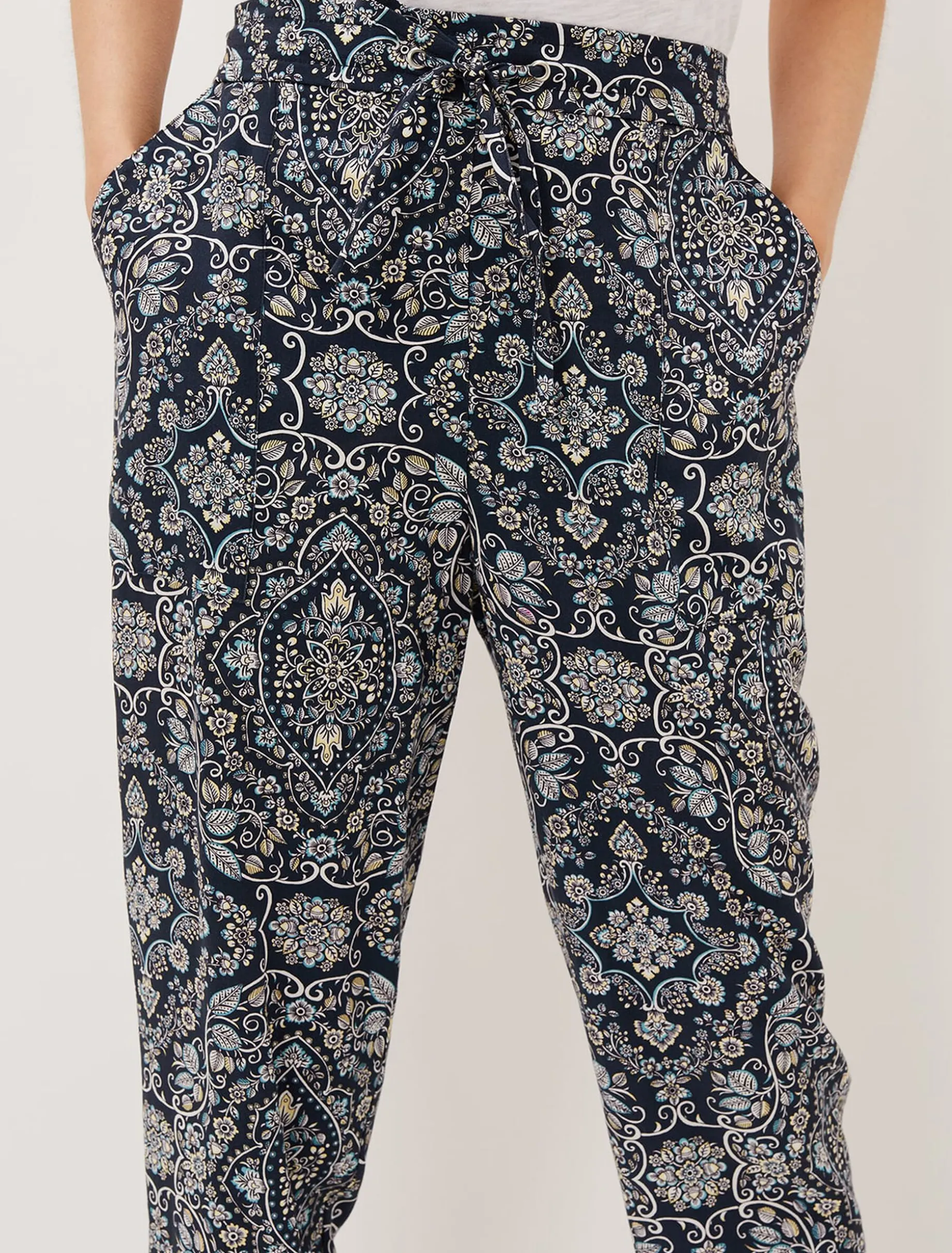 Trousers & Shorts^Phase Eight Charlene Paisley Jogger Cherry/Multi
